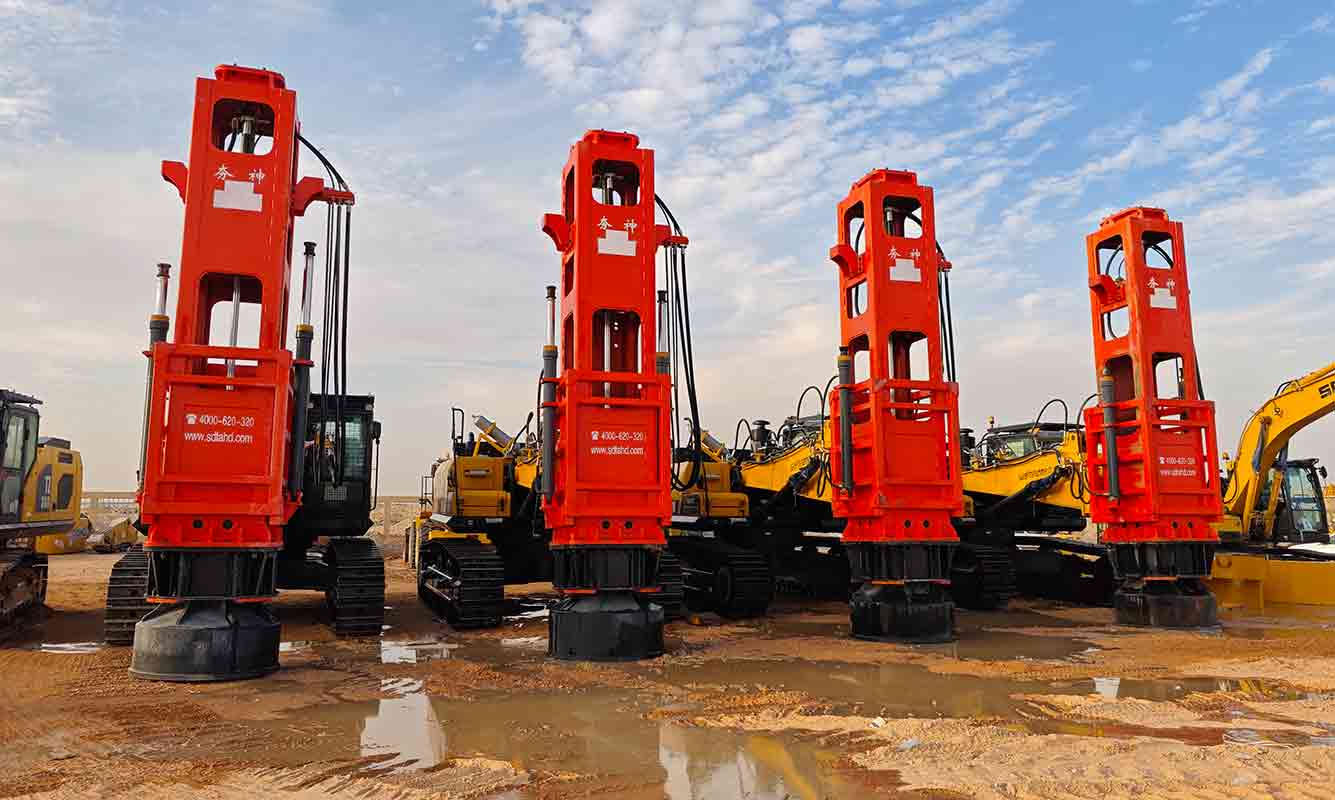 4台高速液压夯实机HC150在沙特某工地安装调试完毕